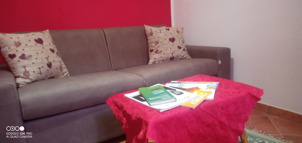 Orangebalestrate Apartman Kültér fotó
