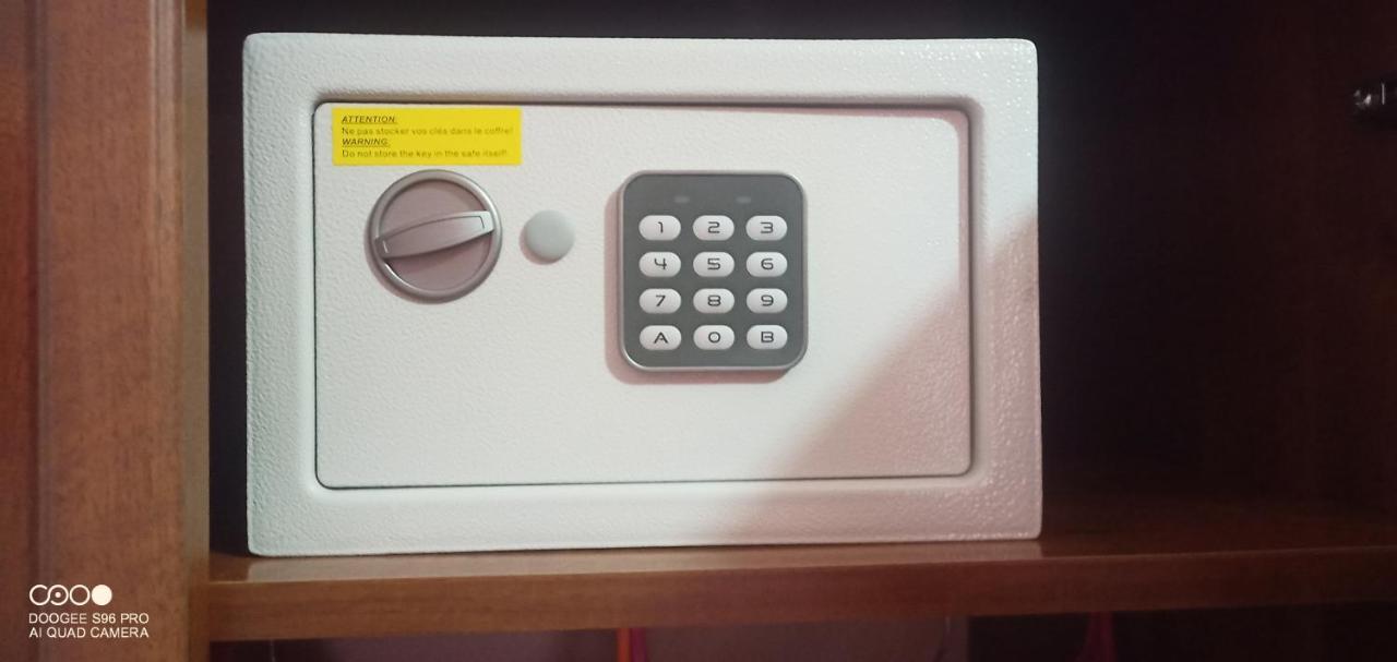 Orangebalestrate Apartman Kültér fotó
